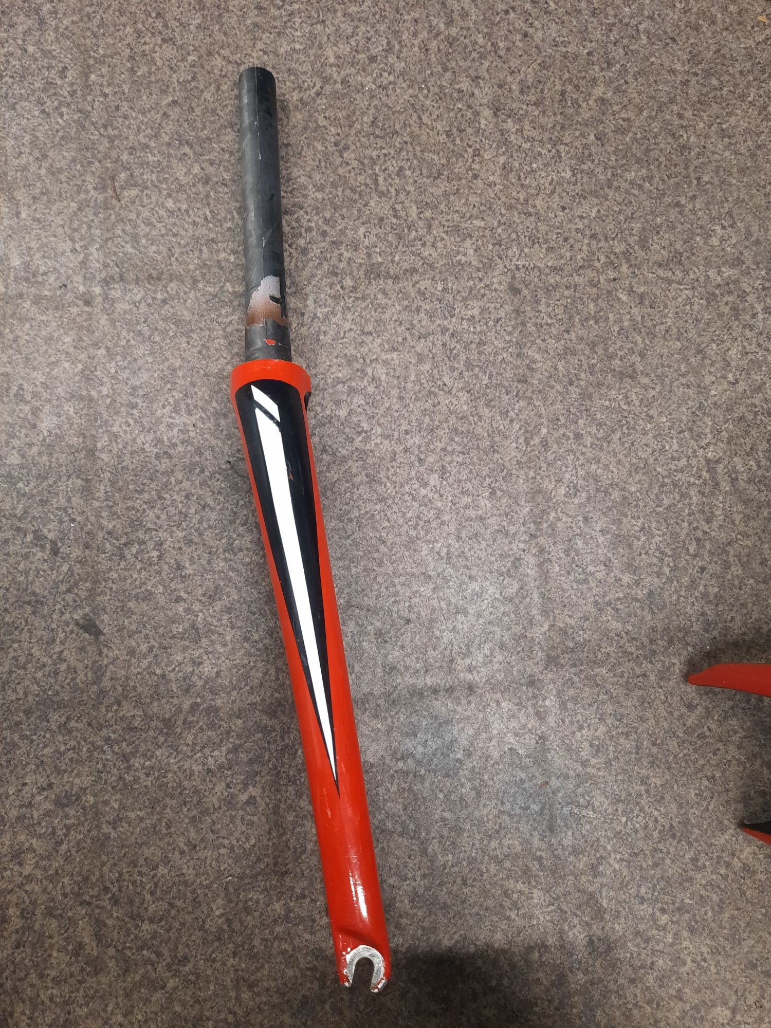 widelec szosowy CARBON tapered 1 1/8" kolarzówka 28" cz