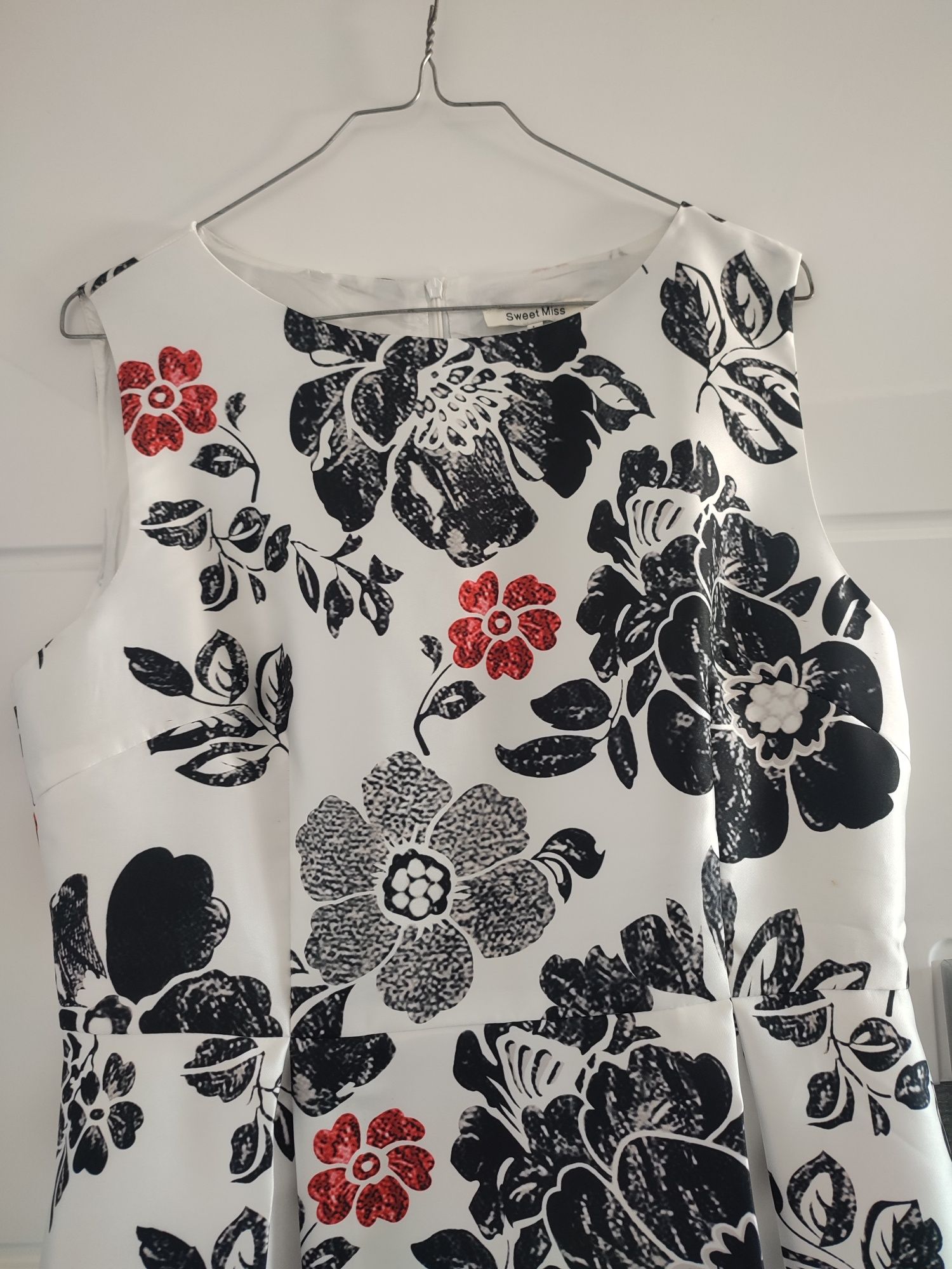 Vestido da Sweet Miss; tamanho L