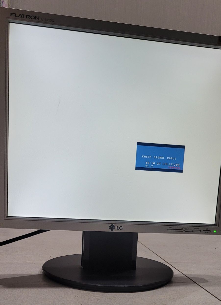 Монитор LG FLATRON  L 1751 sq