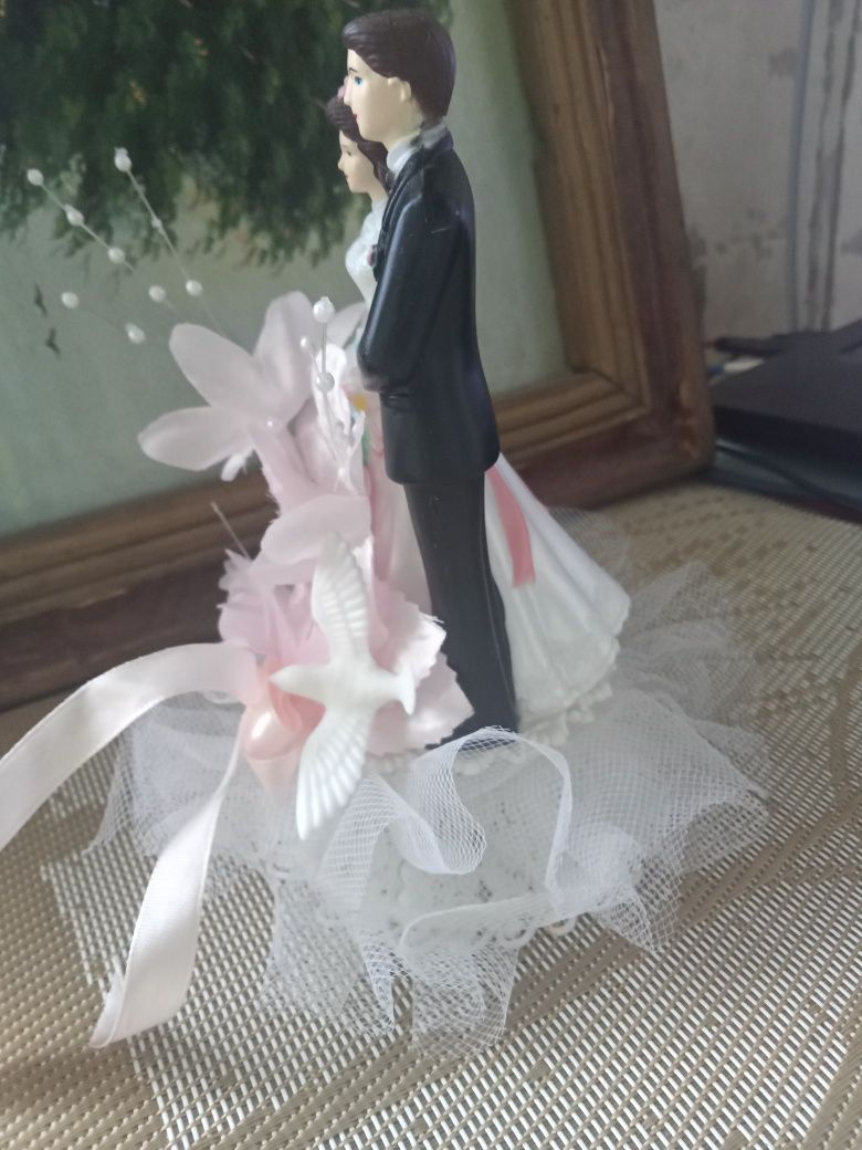 Свадебные фигурки невесты и жениха для торта