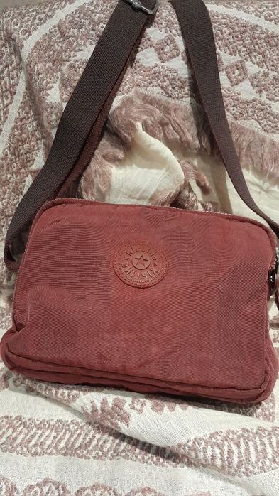 Bolsa marca Kipling