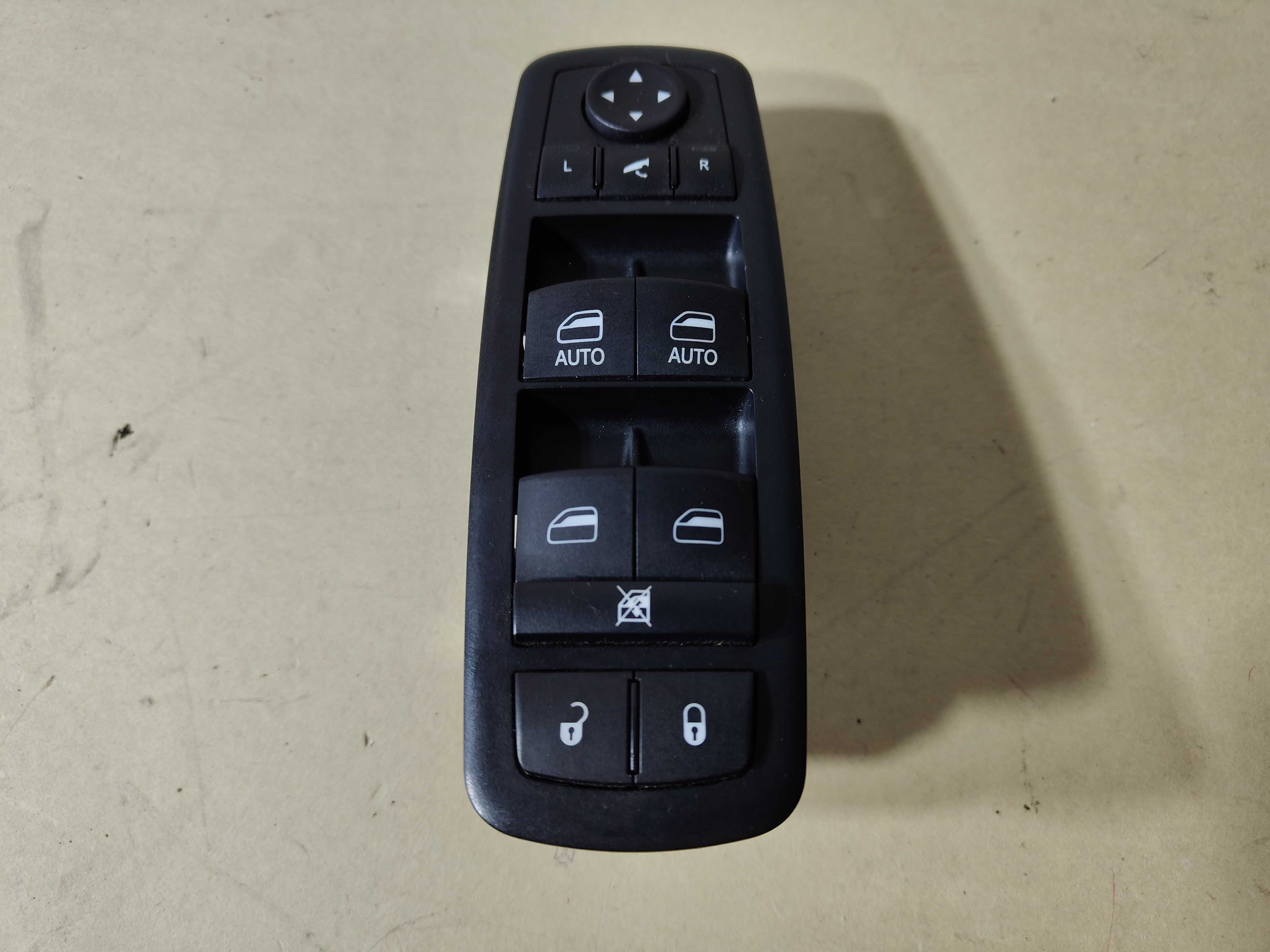 panel szyb kierowcy jeep grand cherokee wk2