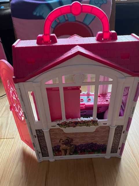 Mały domek dla lalek Barbie