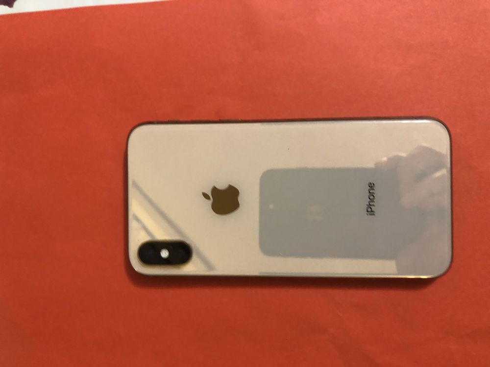 Продаю Iphon xs б/у