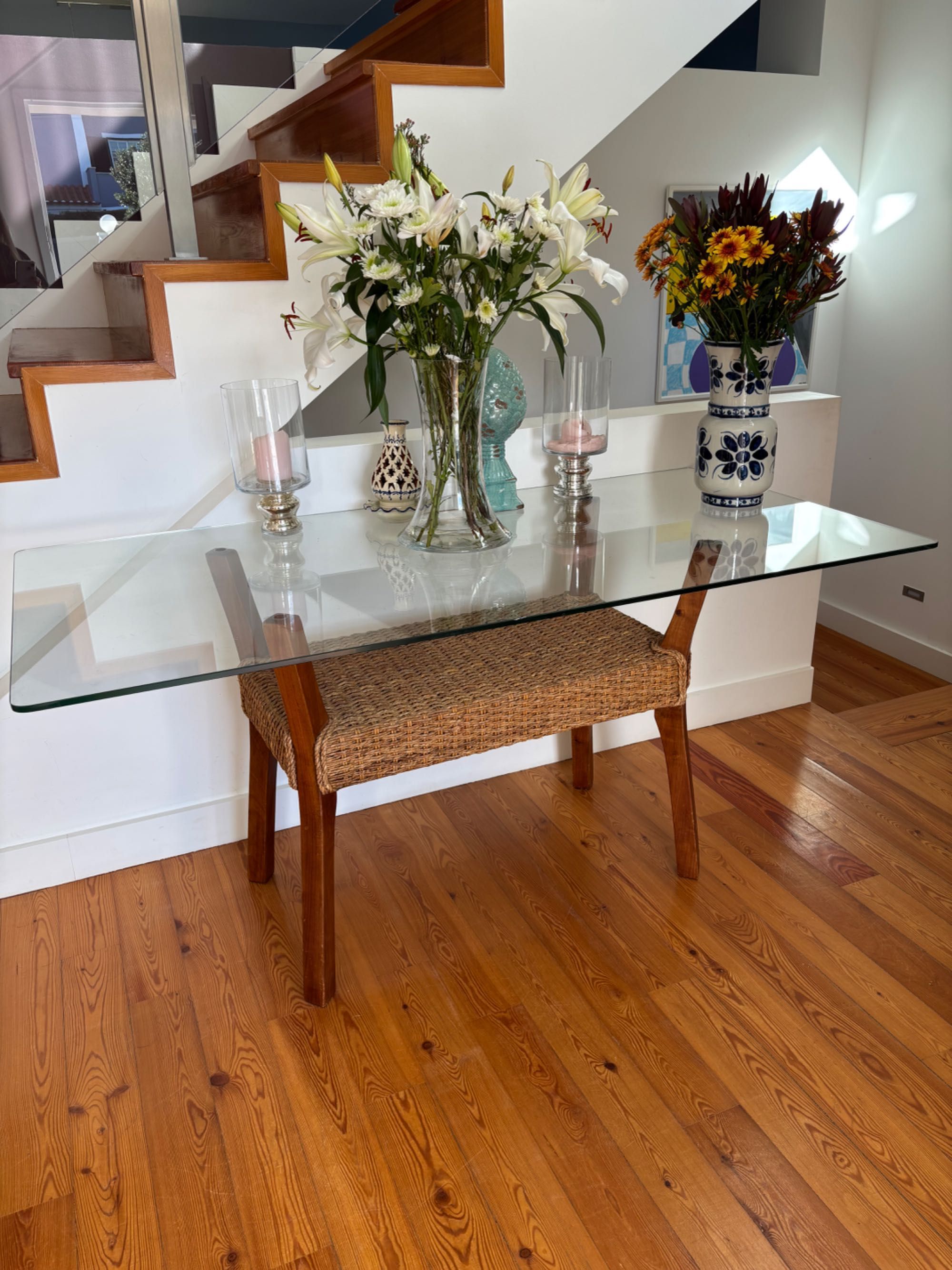 Mesa jantar tampo vidro com estrutura de madeira e rattan (1,60 x 80)