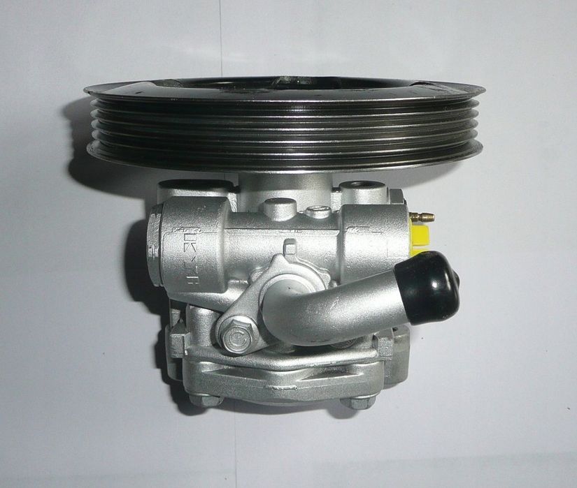 POMPA WSPOMAGANIA MITSUBISHI SPACE WAGON RUNNER 2.0 2.4 KYB 5pk