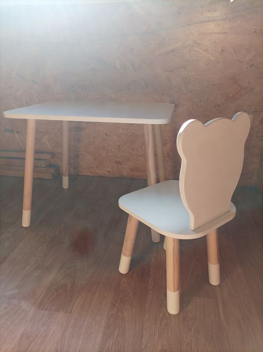 Детский стол и стул