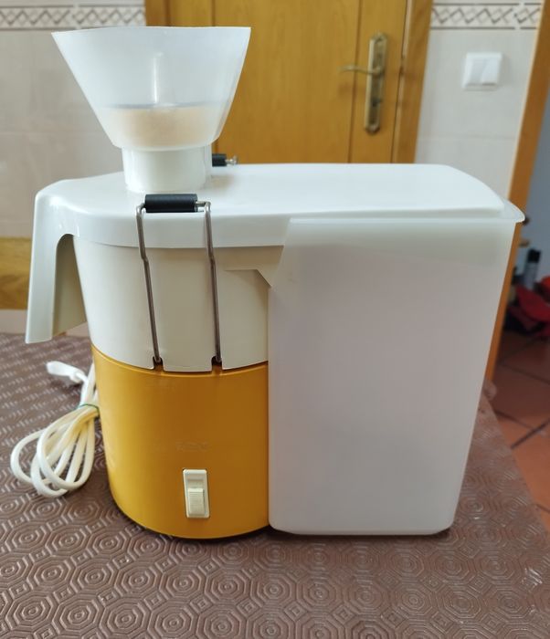 Máquina centrífuga de sumos AEG (como Nova)