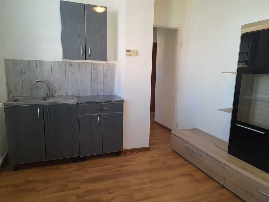 Kawalerka- wysoki parter