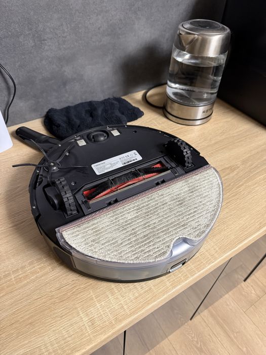 Продам робот пылесос roborock s5 max в почти новом состоянии