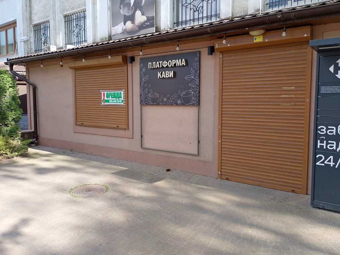 Торгове приміщення з парковкою, вул.Національної Гвардії, 52 кв/м