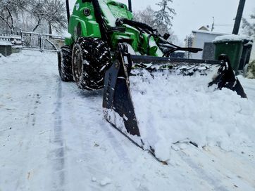 Odśnieżanie parkingów ,placów Avant 630