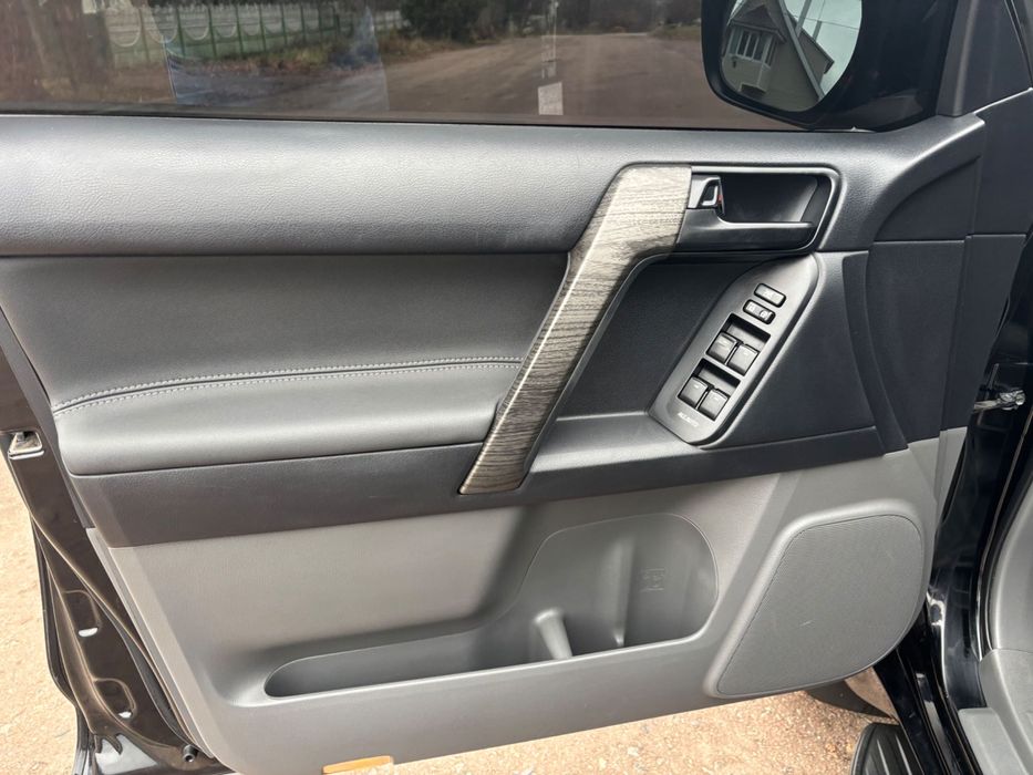 Продам авто Тойота Прадо 150