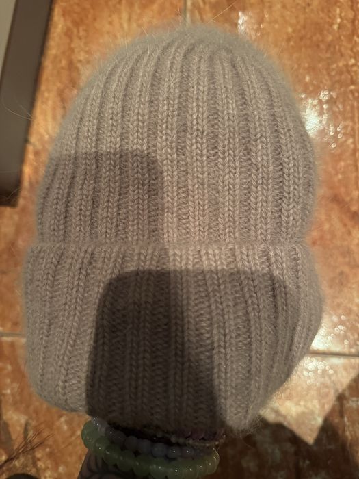 Ангорові шапки колір пудра та сірий ,стан ідеальний