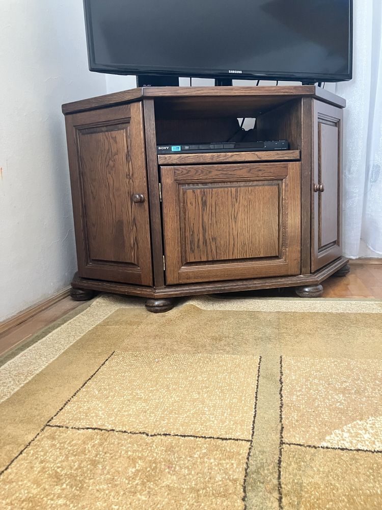 Dębowa szafka - pod telewizor