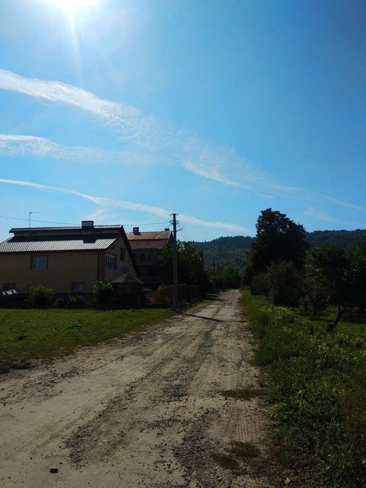 Будинок (незавершене будівництво), земельна ділянка