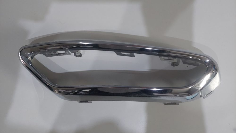 Rama atrapa zderzaka VW Passat B8 prawa tylna  chrom