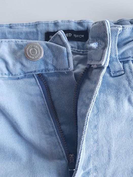 Jasne jeansy Reserved r. 134
