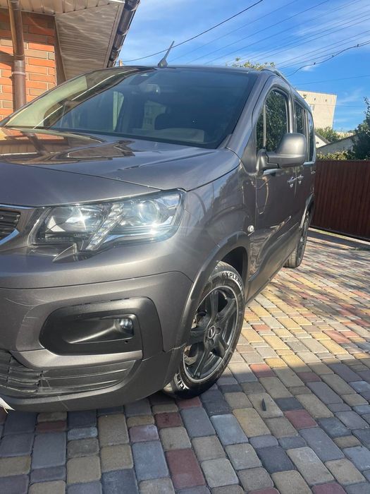 Peugeot Rifter 2020 року,автомат, дизель