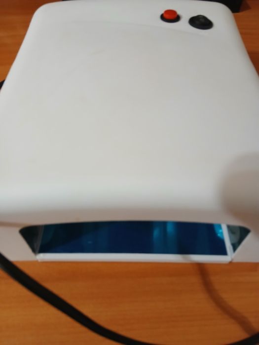 Лампа для гель затвердіння