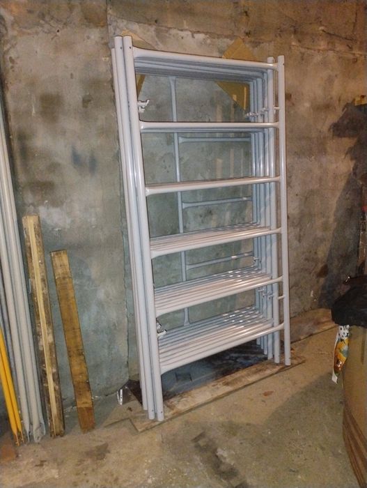 Rusztowanie z drabiną nowe