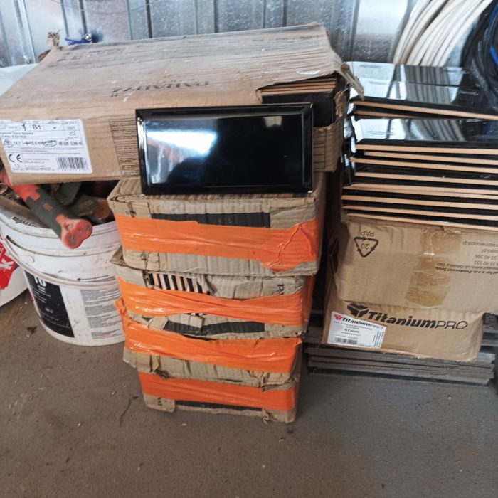 Czarne płytki ścienne