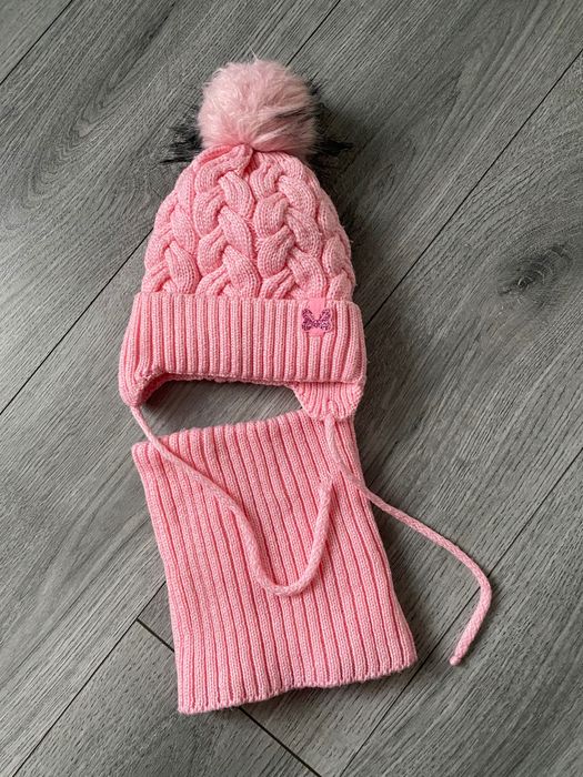 Зимова шапка з хомутом