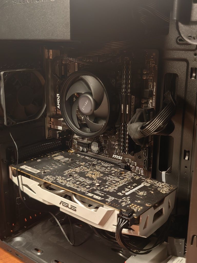 Komputer / R5 1600x / RX 480 / Windows 11 / Word, Excel, PowerPoint
