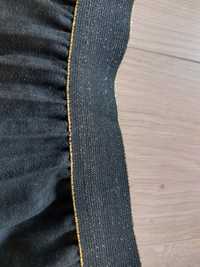 Czarna plisowana spódnica midi