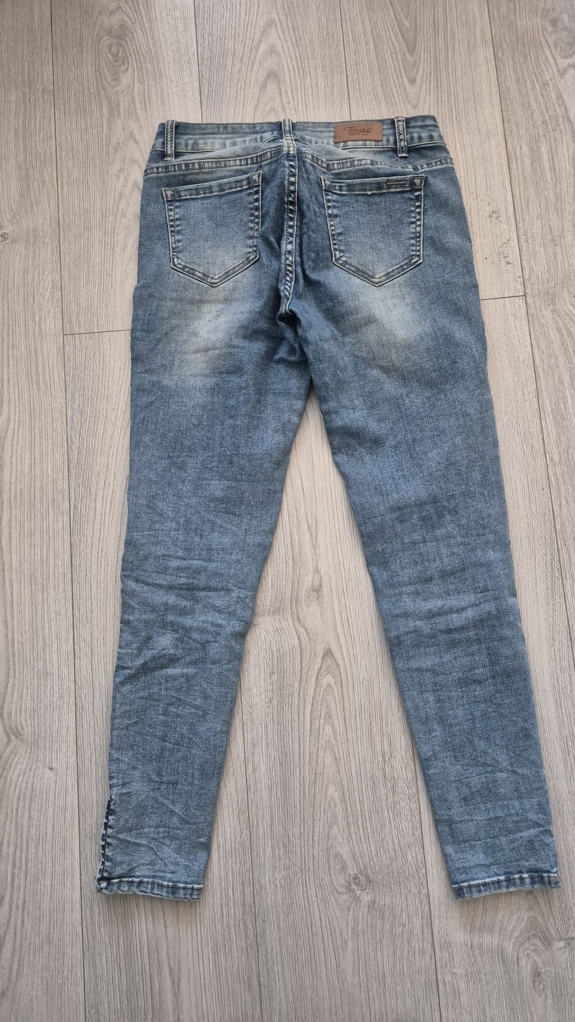 jeansy skinny z dziurami rozm. M