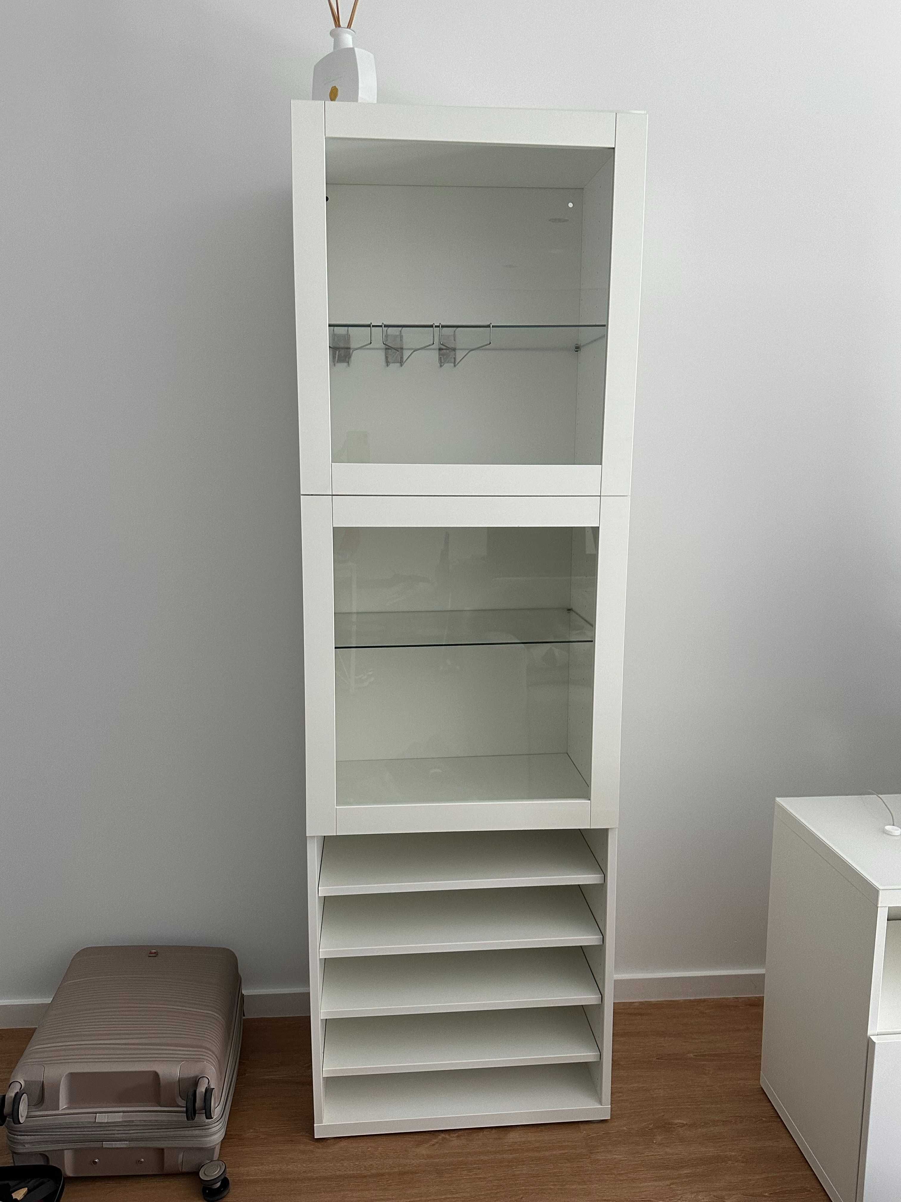 cristaleira/vitrine / estante com 2 portas de vidro