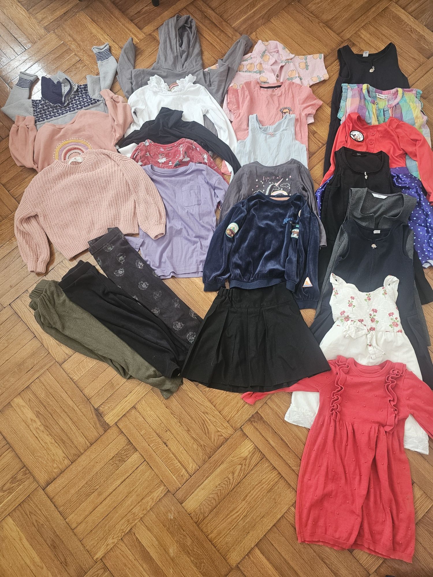 Одяг для дівчинки