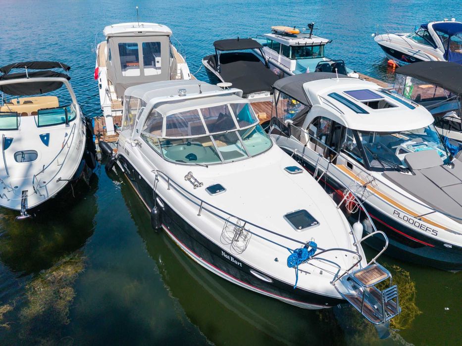 Rinker 300 Express Cruiser – 2009 r 2x 350 MAG 5.7L