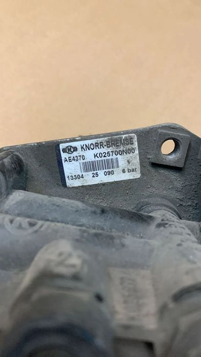 Zawór luzujący naczepy AE4370  / K025700N00 KNORR BREMSE