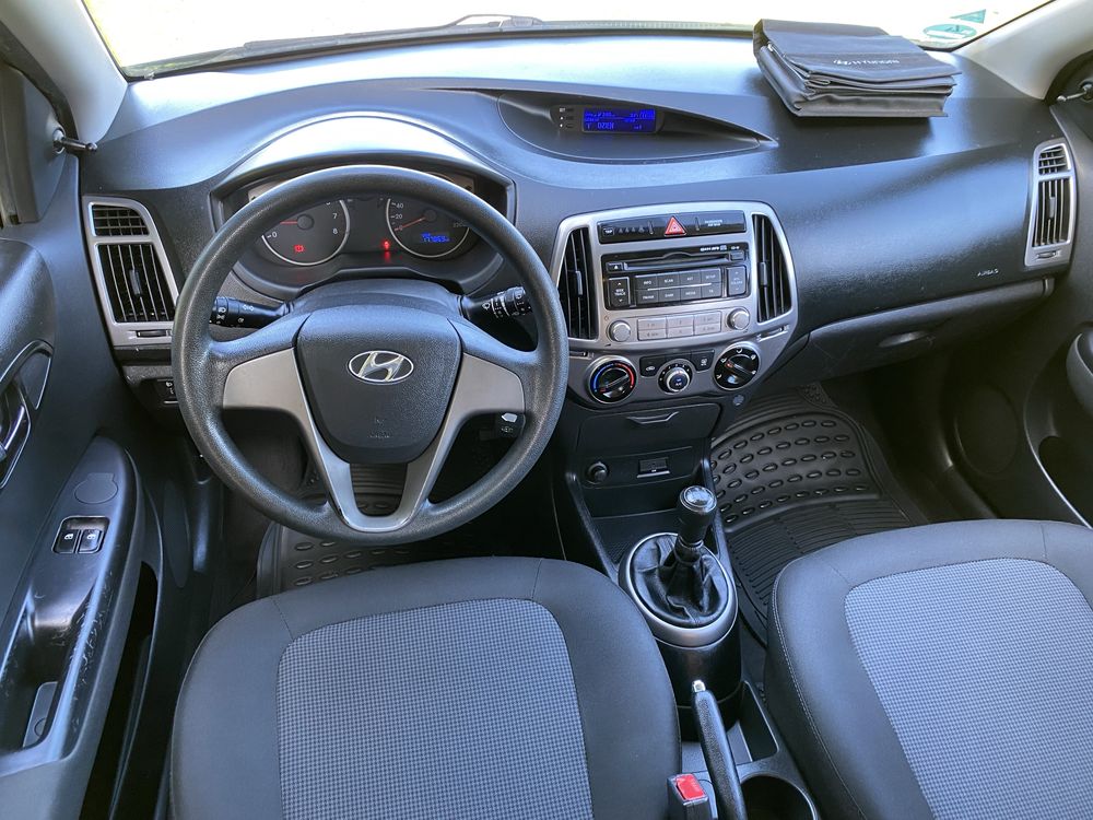 Hyundai i20 lift klima aux komputer super stan