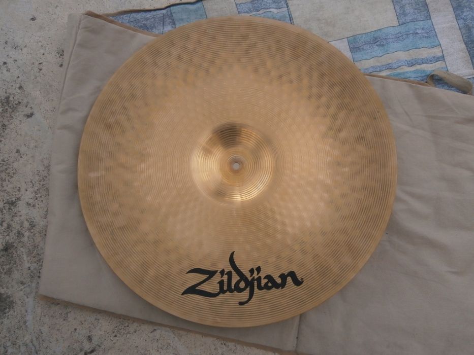 Zildjian ZHT 20'' medium ride brąz B12