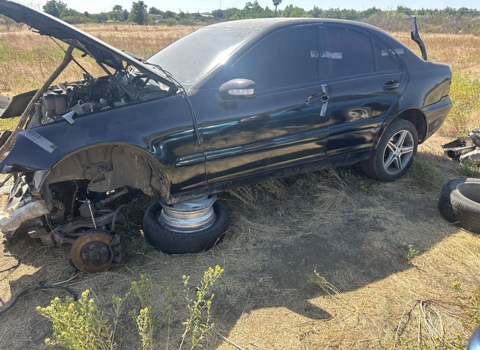 Торпеда Дверні карти Mercedes C-Class W203 + весь салон