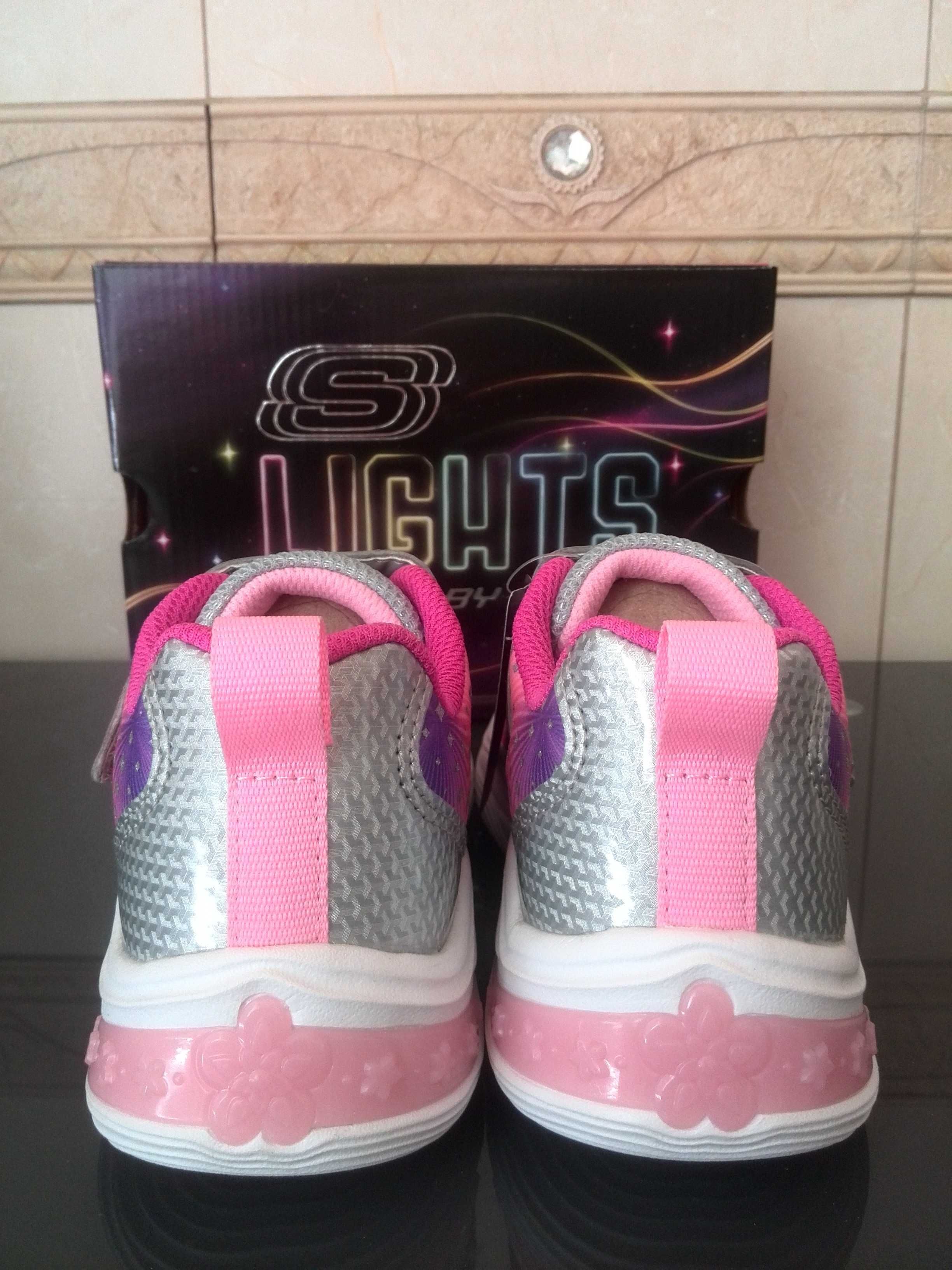 Кроссовки Skechers S-Lights  35 р (23 см) новые с подсветкой