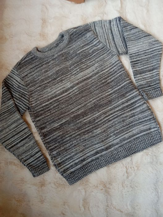 Продам новий дитячий светр 158-164