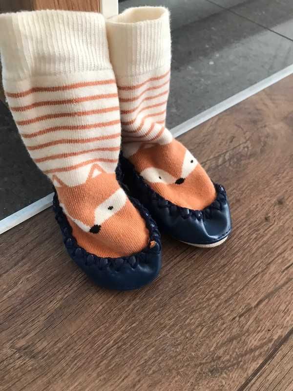 buciki  buty niechodki skarpetki niemowlęce kapcie liski