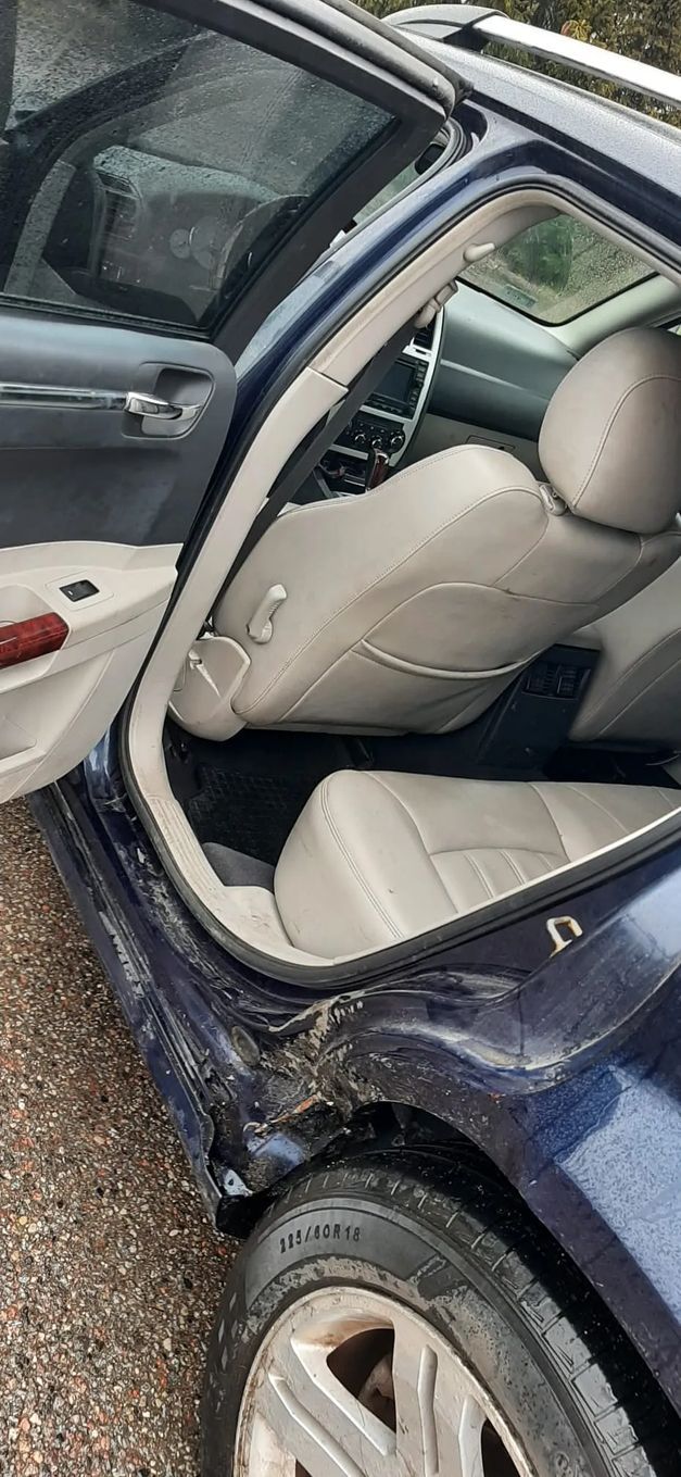 Chrysler 300C Chrysler 300C 2006 rok lekko uszkodzony - jeżdżący