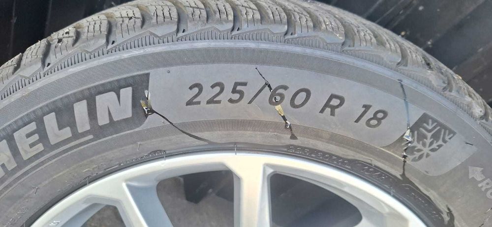 Sprzedam felgi z oponami zimowe +,czujniki .Ford Mustang Mach E