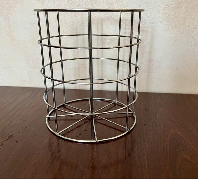 Średni stalowy ociekacz na sztućce