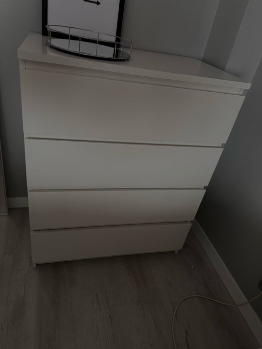 Cómoda 4 gavetas IKEA MALM