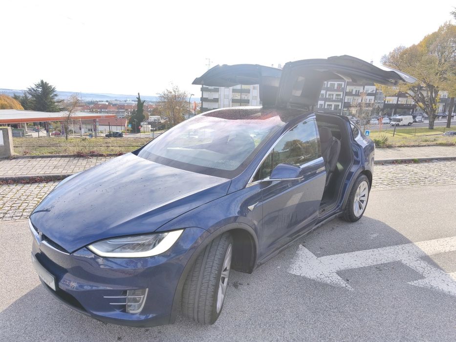 Tesla Model X 75D