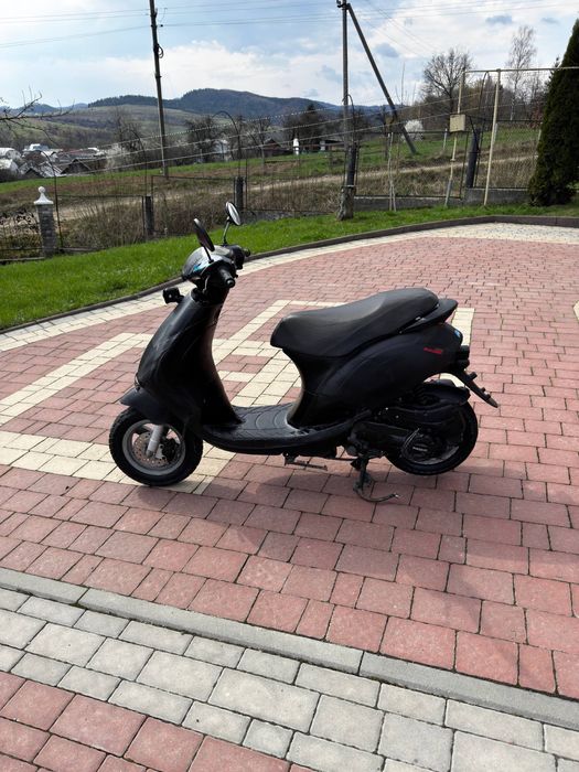 Продам скутер Piaggio zip 100