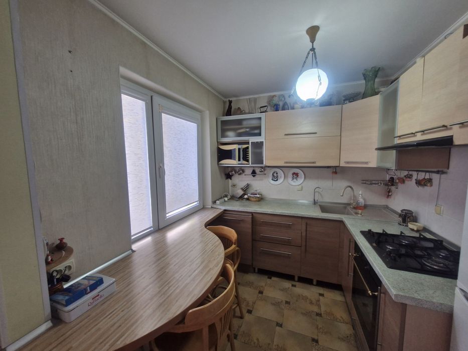 Сдам трёхкомнатная квартиру  на Черёмушках