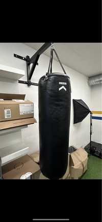 Saco de boxe com suporte de parede