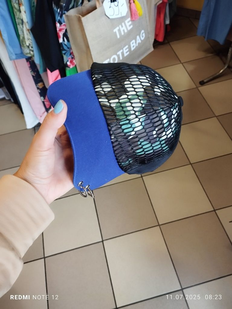 Czapka damska z daszkiem