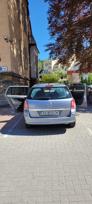 Продам Opel astra karavan 2012 года в Германии